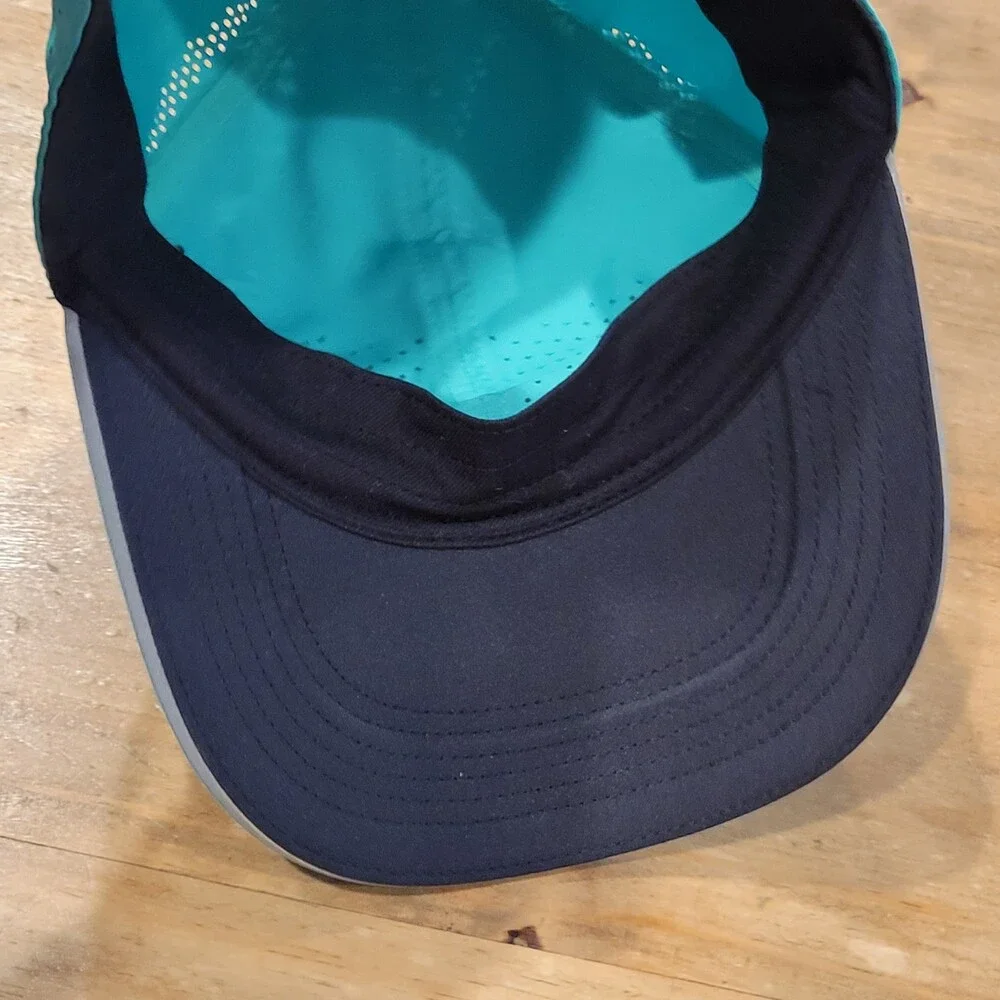 Nike Featherlight Hat Strap Back Green Reflective Swoosh Running Golf Tennis